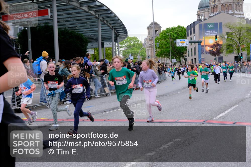 25.04.2026 - Das Zehntel Tim E. http://msf.ph/oto/9575854 25.04.2026 10:55:02 Ziel 5038, 5388, 5394, 5456, 5498, 5674, 5880, 6007, 6061, 6090, 6206, 6221, 6374, 6501, 6958, 7177, 7209, 7500, 7517, 7618, 7701, 7759, 7807, 7837, 7849, 7856, 7970 meine-sportfotos.de