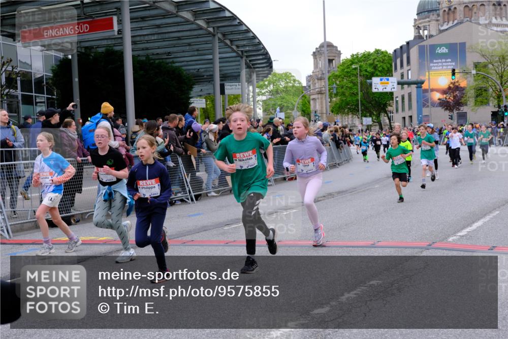 25.04.2026 - Das Zehntel Tim E. http://msf.ph/oto/9575855 25.04.2026 10:55:03 Ziel 5038, 5394, 5498, 5880, 6007, 6061, 6090, 6206, 6221, 6374, 6498, 6501, 6958, 7177, 7209, 7500, 7517, 7701, 7759, 7807, 7837, 7849, 7856, 7944, 7948, 7970 meine-sportfotos.de