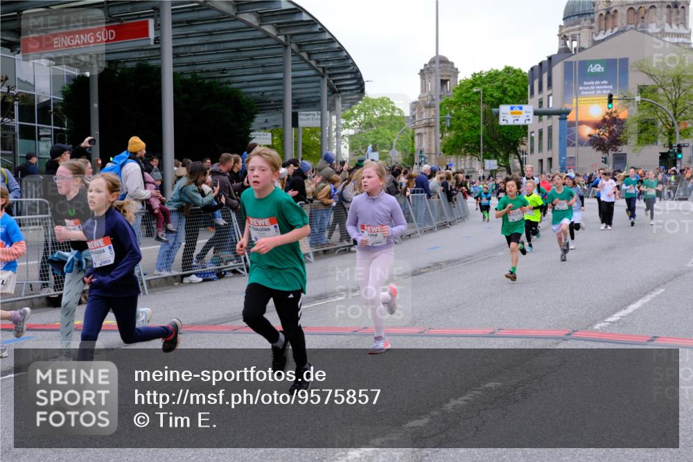 25.04.2026 - Das Zehntel Tim E. http://msf.ph/oto/9575857 25.04.2026 10:55:03 Ziel 5038, 5394, 5498, 5880, 6007, 6061, 6090, 6206, 6221, 6374, 6498, 6501, 6958, 7177, 7209, 7500, 7517, 7701, 7759, 7807, 7837, 7849, 7856, 7944, 7948, 7970 meine-sportfotos.de