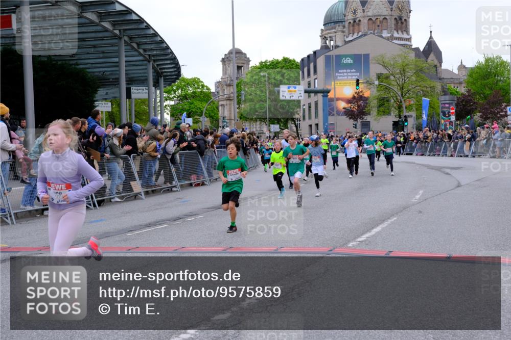 25.04.2026 - Das Zehntel Tim E. http://msf.ph/oto/9575859 25.04.2026 10:55:03 Ziel 5038, 5394, 5498, 5880, 6007, 6061, 6090, 6206, 6221, 6374, 6498, 6501, 6958, 7177, 7209, 7500, 7517, 7701, 7759, 7807, 7837, 7849, 7856, 7944, 7948, 7970 meine-sportfotos.de