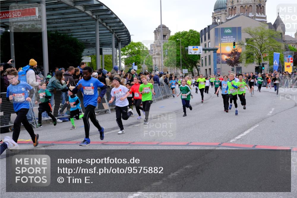 25.04.2026 - Das Zehntel Tim E. http://msf.ph/oto/9575882 25.04.2026 10:55:09 Ziel 5038, 5244, 5250, 5486, 5490, 5497, 5498, 5660, 5926, 5990, 6007, 6354, 6359, 6374, 6498, 6501, 6954, 6973, 7149, 7177, 7200, 7209, 7251, 7258, 7679, 7701, 7759, 7837, 7849, 7856, 7944, 7948, 7970 meine-sportfotos.de