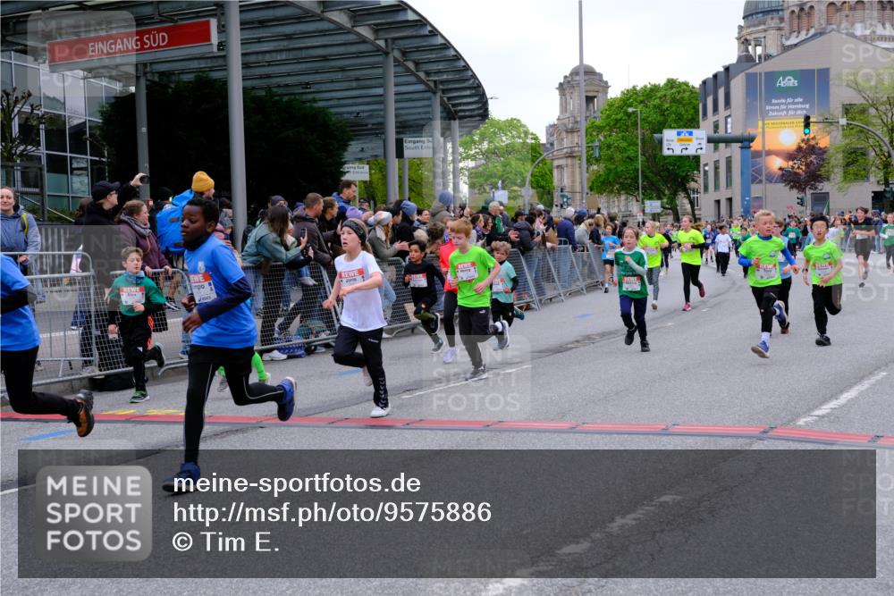 25.04.2026 - Das Zehntel Tim E. http://msf.ph/oto/9575886 25.04.2026 10:55:09 Ziel 5038, 5244, 5250, 5486, 5490, 5497, 5498, 5660, 5926, 5990, 6007, 6354, 6359, 6374, 6498, 6501, 6954, 6973, 7149, 7177, 7200, 7209, 7251, 7258, 7679, 7701, 7759, 7837, 7849, 7856, 7944, 7948, 7970 meine-sportfotos.de