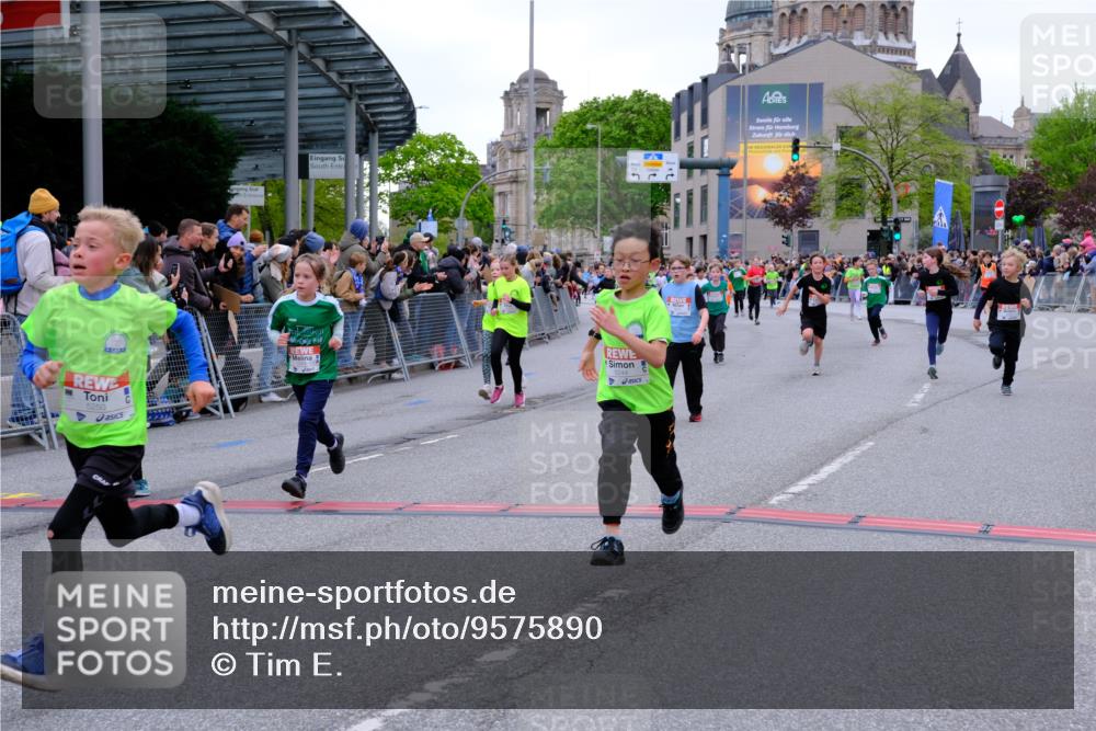 25.04.2026 - Das Zehntel Tim E. http://msf.ph/oto/9575890 25.04.2026 10:55:11 Ziel 5038, 5244, 5250, 5486, 5490, 5497, 5521, 5660, 5926, 5990, 6354, 6359, 6374, 6498, 6501, 6905, 6954, 6973, 7149, 7200, 7209, 7251, 7258, 7386, 7679, 7759, 7837, 7843, 7849, 7944, 7948, 7970 meine-sportfotos.de
