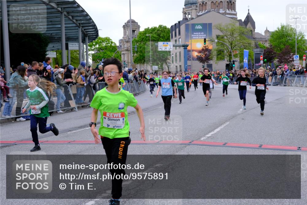25.04.2026 - Das Zehntel Tim E. http://msf.ph/oto/9575891 25.04.2026 10:55:12 Ziel 5038, 5207, 5244, 5250, 5486, 5490, 5497, 5521, 5553, 5660, 5926, 5990, 6354, 6359, 6374, 6498, 6501, 6905, 6954, 6973, 7149, 7200, 7209, 7251, 7258, 7386, 7679, 7759, 7843, 7849, 7944, 7948, 7970 meine-sportfotos.de