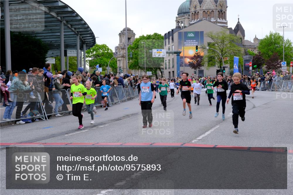25.04.2026 - Das Zehntel Tim E. http://msf.ph/oto/9575893 25.04.2026 10:55:12 Ziel 5038, 5207, 5244, 5250, 5486, 5490, 5497, 5521, 5553, 5660, 5926, 5990, 6354, 6359, 6374, 6498, 6501, 6905, 6954, 6973, 7149, 7200, 7209, 7251, 7258, 7386, 7679, 7759, 7843, 7849, 7944, 7948, 7970 meine-sportfotos.de