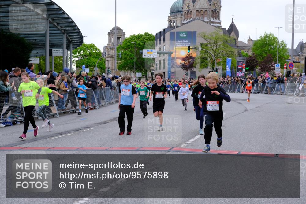 25.04.2026 - Das Zehntel Tim E. http://msf.ph/oto/9575898 25.04.2026 10:55:13 Ziel 5038, 5207, 5244, 5250, 5486, 5490, 5497, 5521, 5553, 5660, 5926, 5963, 5977, 5990, 6354, 6359, 6374, 6498, 6501, 6624, 6905, 6954, 6973, 7149, 7200, 7209, 7251, 7258, 7386, 7543, 7679, 7722, 7843, 7944, 7948 meine-sportfotos.de