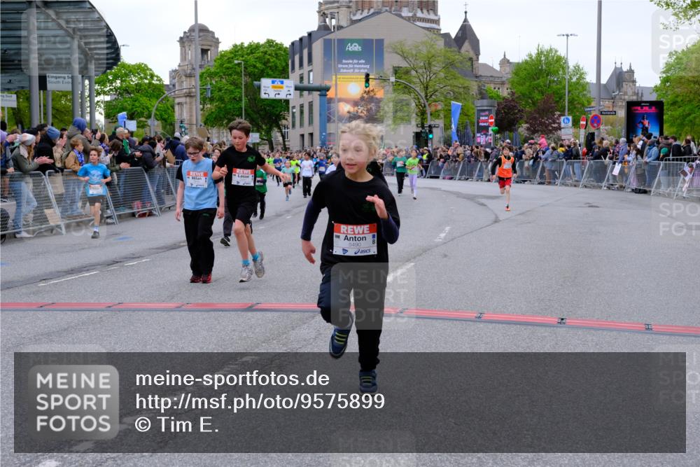 25.04.2026 - Das Zehntel Tim E. http://msf.ph/oto/9575899 25.04.2026 10:55:13 Ziel 5038, 5207, 5244, 5250, 5486, 5490, 5497, 5521, 5553, 5660, 5926, 5963, 5977, 5990, 6354, 6359, 6374, 6498, 6501, 6624, 6905, 6954, 6973, 7149, 7200, 7209, 7251, 7258, 7386, 7543, 7679, 7722, 7843, 7944, 7948 meine-sportfotos.de