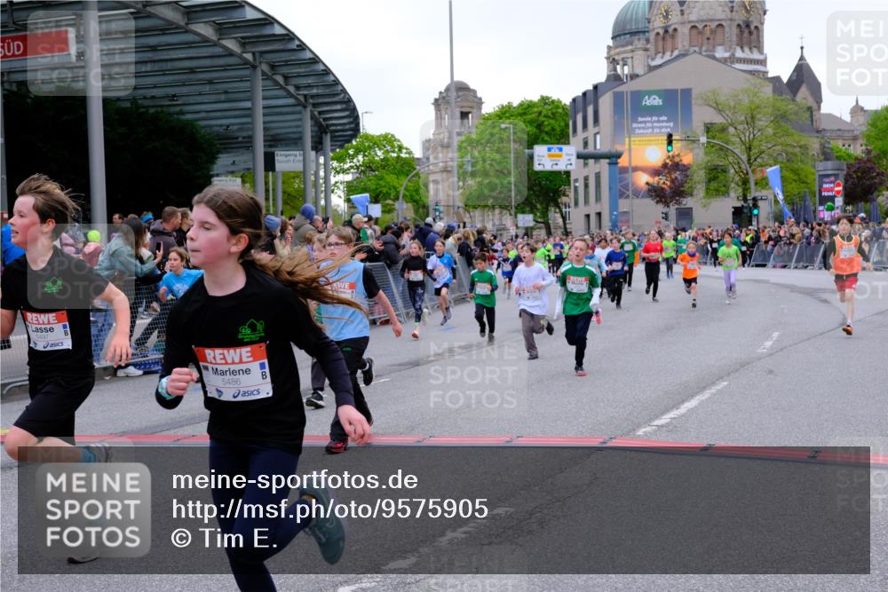 25.04.2026 - Das Zehntel Tim E. http://msf.ph/oto/9575905 25.04.2026 10:55:15 Ziel 5099, 5207, 5244, 5250, 5381, 5486, 5490, 5497, 5521, 5553, 5660, 5926, 5963, 5977, 5990, 6354, 6359, 6498, 6624, 6677, 6905, 6954, 6973, 7149, 7200, 7251, 7258, 7308, 7386, 7543, 7679, 7722, 7843, 7944, 7948 meine-sportfotos.de