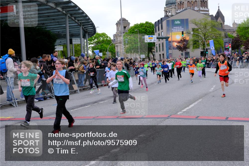 25.04.2026 - Das Zehntel Tim E. http://msf.ph/oto/9575909 25.04.2026 10:55:15 Ziel 5099, 5207, 5244, 5250, 5381, 5486, 5490, 5497, 5521, 5553, 5660, 5926, 5963, 5977, 5990, 6354, 6359, 6498, 6624, 6677, 6905, 6954, 6973, 7149, 7200, 7251, 7258, 7308, 7386, 7543, 7679, 7722, 7843, 7944, 7948 meine-sportfotos.de