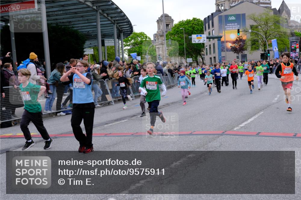 25.04.2026 - Das Zehntel Tim E. http://msf.ph/oto/9575911 25.04.2026 10:55:16 Ziel 5099, 5207, 5244, 5250, 5381, 5405, 5486, 5490, 5497, 5521, 5553, 5660, 5926, 5963, 5977, 5990, 6152, 6354, 6359, 6624, 6677, 6905, 6954, 6973, 7090, 7149, 7200, 7251, 7258, 7308, 7386, 7543, 7679, 7722, 7843, 8000 meine-sportfotos.de