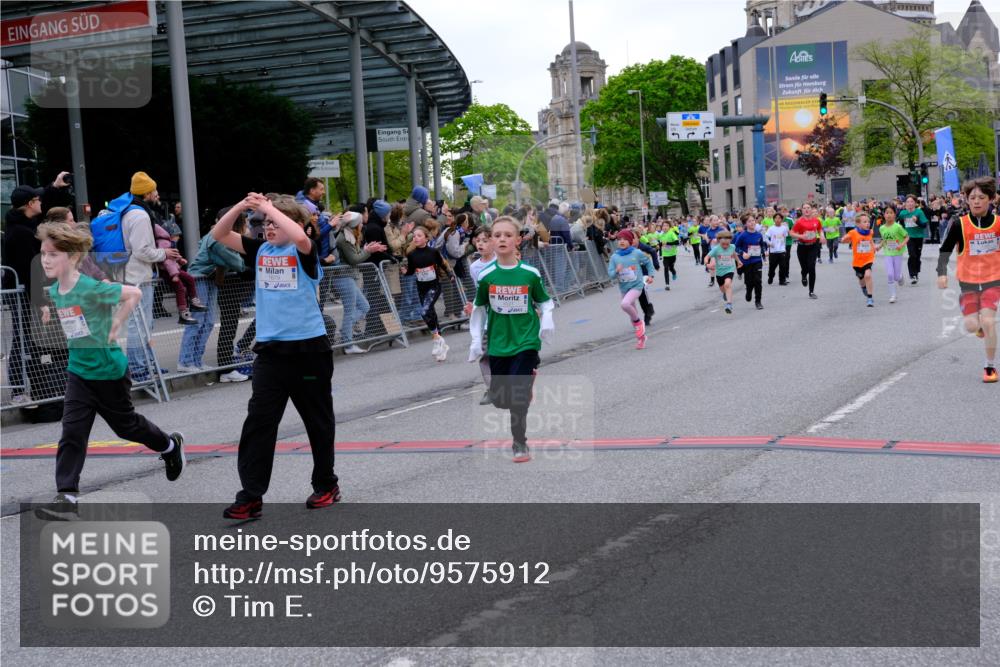 25.04.2026 - Das Zehntel Tim E. http://msf.ph/oto/9575912 25.04.2026 10:55:16 Ziel 5099, 5207, 5244, 5250, 5381, 5405, 5486, 5490, 5497, 5521, 5553, 5660, 5926, 5963, 5977, 5990, 6152, 6354, 6359, 6624, 6677, 6905, 6954, 6973, 7090, 7149, 7200, 7251, 7258, 7308, 7386, 7543, 7679, 7722, 7843, 8000 meine-sportfotos.de