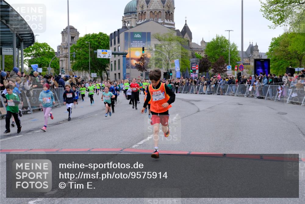 25.04.2026 - Das Zehntel Tim E. http://msf.ph/oto/9575914 25.04.2026 10:55:17 Ziel 5099, 5207, 5244, 5250, 5364, 5381, 5405, 5486, 5490, 5497, 5521, 5549, 5553, 5660, 5926, 5963, 5977, 5990, 6152, 6624, 6677, 6905, 6954, 6973, 7090, 7149, 7240, 7251, 7258, 7308, 7386, 7543, 7679, 7722, 7843, 7879, 8000 meine-sportfotos.de