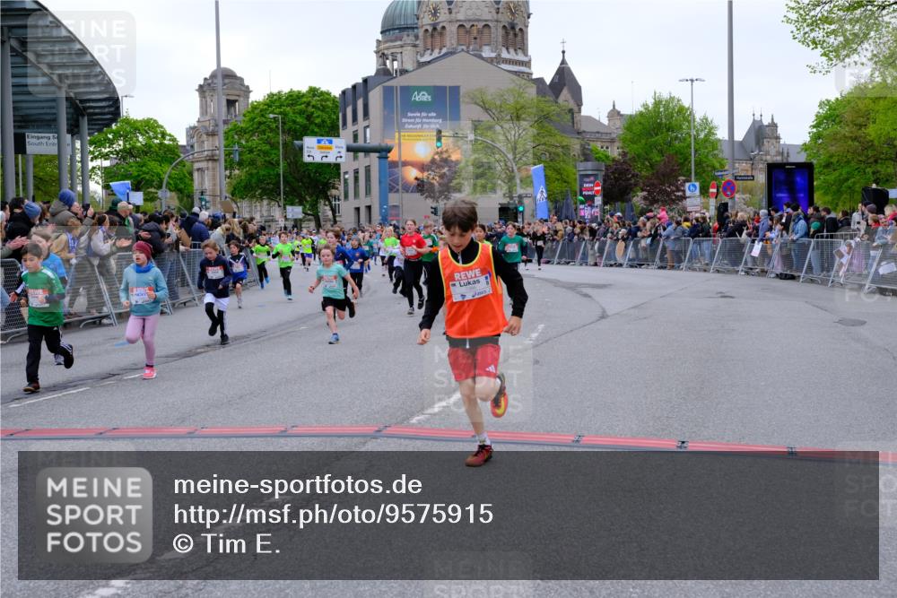 25.04.2026 - Das Zehntel Tim E. http://msf.ph/oto/9575915 25.04.2026 10:55:17 Ziel 5099, 5207, 5244, 5250, 5364, 5381, 5405, 5486, 5490, 5497, 5521, 5549, 5553, 5660, 5926, 5963, 5977, 5990, 6152, 6624, 6677, 6905, 6954, 6973, 7090, 7149, 7240, 7251, 7258, 7308, 7386, 7543, 7679, 7722, 7843, 7879, 8000 meine-sportfotos.de