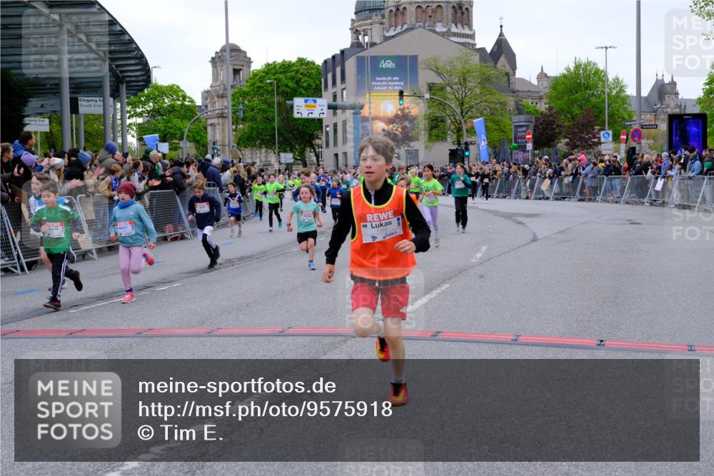 25.04.2026 - Das Zehntel Tim E. http://msf.ph/oto/9575918 25.04.2026 10:55:17 Ziel 5099, 5207, 5244, 5250, 5364, 5381, 5405, 5486, 5490, 5497, 5521, 5549, 5553, 5660, 5926, 5963, 5977, 5990, 6152, 6624, 6677, 6905, 6954, 6973, 7090, 7149, 7240, 7251, 7258, 7308, 7386, 7543, 7679, 7722, 7843, 7879, 8000 meine-sportfotos.de