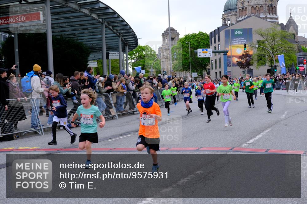 25.04.2026 - Das Zehntel Tim E. http://msf.ph/oto/9575931 25.04.2026 10:55:19 Ziel 5095, 5099, 5207, 5364, 5381, 5405, 5486, 5490, 5497, 5521, 5549, 5553, 5963, 5977, 6152, 6624, 6677, 6905, 7019, 7090, 7240, 7251, 7258, 7308, 7386, 7543, 7679, 7722, 7843, 7879, 8000 meine-sportfotos.de