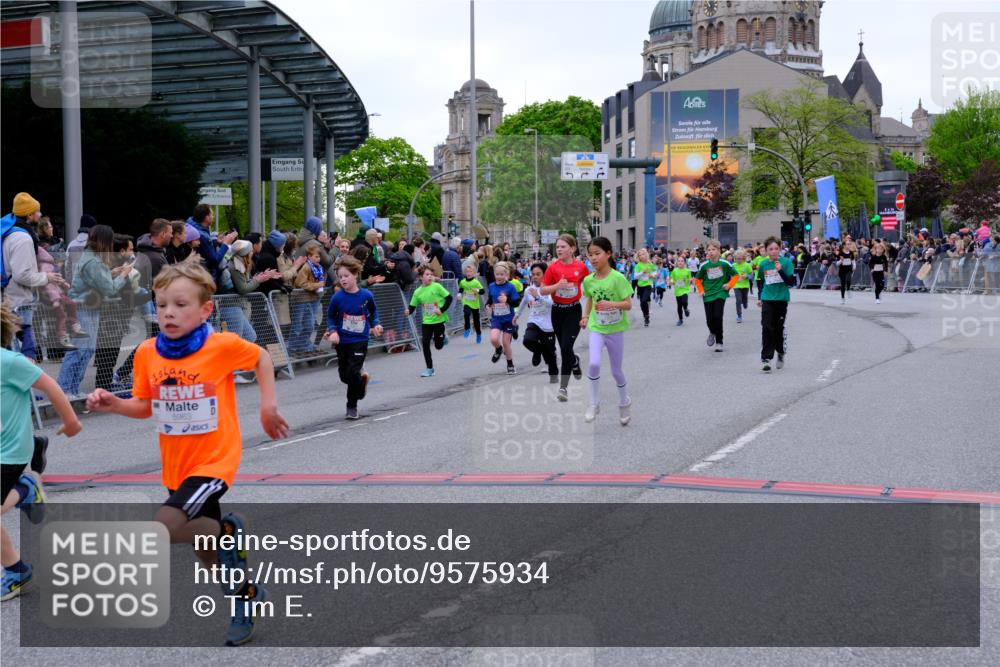 25.04.2026 - Das Zehntel Tim E. http://msf.ph/oto/9575934 25.04.2026 10:55:19 Ziel 5095, 5099, 5207, 5364, 5381, 5405, 5486, 5490, 5497, 5521, 5549, 5553, 5963, 5977, 6152, 6624, 6677, 6905, 7019, 7090, 7240, 7251, 7258, 7308, 7386, 7543, 7679, 7722, 7843, 7879, 8000 meine-sportfotos.de