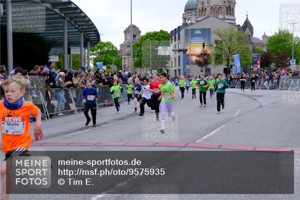 25.04.2026 - Das Zehntel Tim E. http://msf.ph/oto/9575935 25.04.2026 10:55:19 Ziel 5095, 5099, 5207, 5364, 5381, 5405, 5486, 5490, 5497, 5521, 5549, 5553, 5963, 5977, 6152, 6624, 6677, 6905, 7019, 7090, 7240, 7251, 7258, 7308, 7386, 7543, 7679, 7722, 7843, 7879, 8000 meine-sportfotos.de