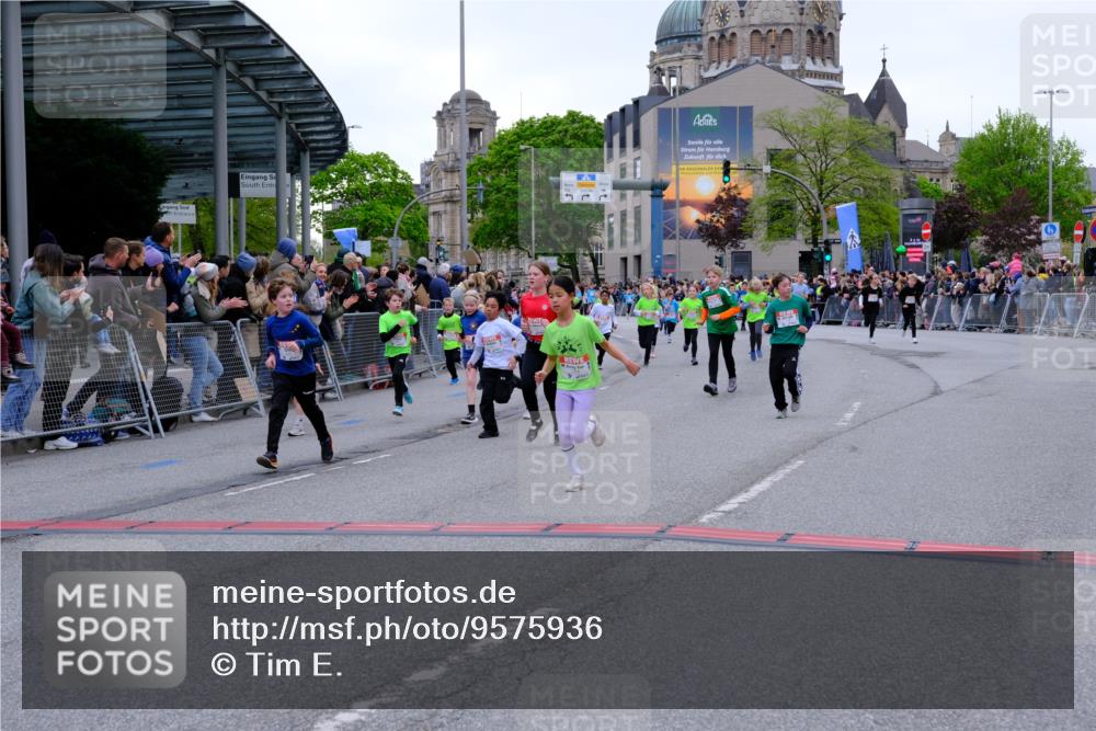 25.04.2026 - Das Zehntel Tim E. http://msf.ph/oto/9575936 25.04.2026 10:55:19 Ziel 5095, 5099, 5207, 5364, 5381, 5405, 5486, 5490, 5497, 5521, 5549, 5553, 5963, 5977, 6152, 6624, 6677, 6905, 7019, 7090, 7240, 7251, 7258, 7308, 7386, 7543, 7679, 7722, 7843, 7879, 8000 meine-sportfotos.de