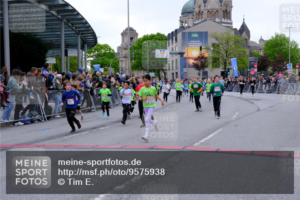 25.04.2026 - Das Zehntel Tim E. http://msf.ph/oto/9575938 25.04.2026 10:55:19 Ziel 5095, 5099, 5207, 5364, 5381, 5405, 5486, 5490, 5497, 5521, 5549, 5553, 5963, 5977, 6152, 6624, 6677, 6905, 7019, 7090, 7240, 7251, 7258, 7308, 7386, 7543, 7679, 7722, 7843, 7879, 8000 meine-sportfotos.de