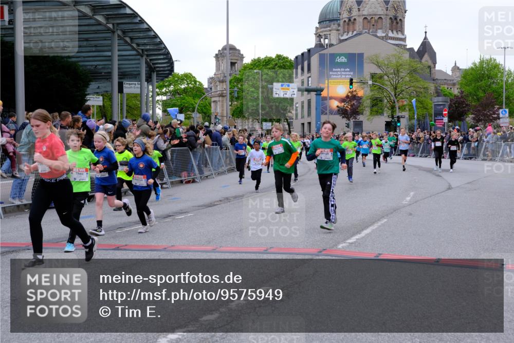 25.04.2026 - Das Zehntel Tim E. http://msf.ph/oto/9575949 25.04.2026 10:55:21 Ziel 5095, 5099, 5207, 5261, 5263, 5274, 5288, 5364, 5367, 5381, 5405, 5486, 5493, 5494, 5497, 5521, 5549, 5553, 5963, 5977, 6152, 6545, 6624, 6677, 6905, 7019, 7090, 7092, 7240, 7251, 7308, 7386, 7543, 7679, 7722, 7843, 7879, 8000, 8009 meine-sportfotos.de