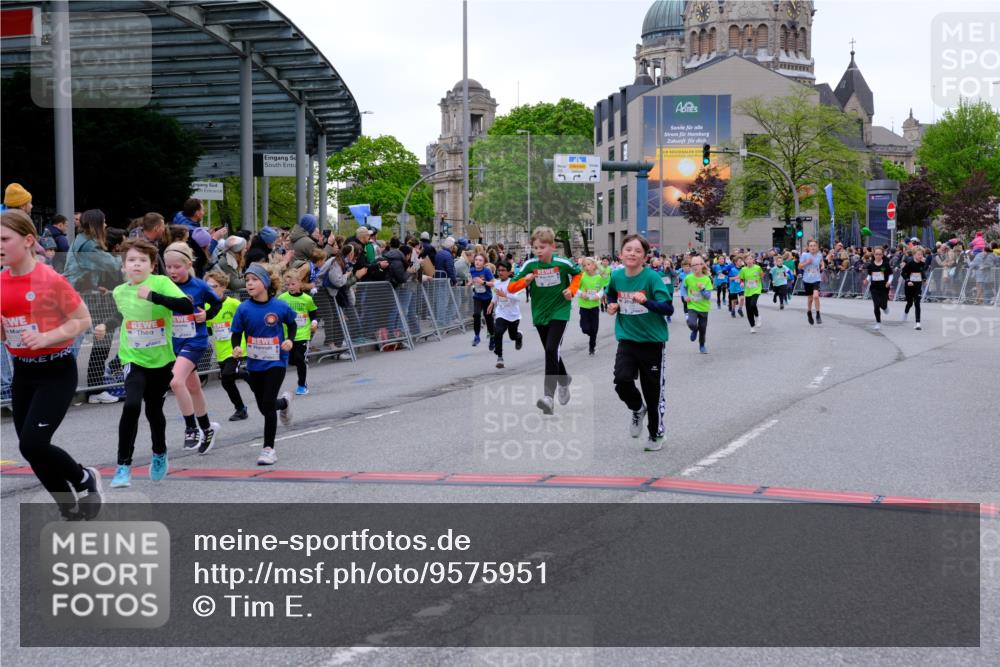 25.04.2026 - Das Zehntel Tim E. http://msf.ph/oto/9575951 25.04.2026 10:55:21 Ziel 5095, 5099, 5207, 5261, 5263, 5274, 5288, 5364, 5367, 5381, 5405, 5486, 5493, 5494, 5497, 5521, 5549, 5553, 5963, 5977, 6152, 6545, 6624, 6677, 6905, 7019, 7090, 7092, 7240, 7251, 7308, 7386, 7543, 7679, 7722, 7843, 7879, 8000, 8009 meine-sportfotos.de