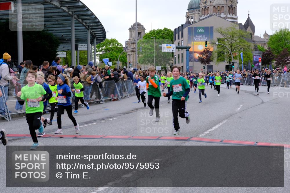 25.04.2026 - Das Zehntel Tim E. http://msf.ph/oto/9575953 25.04.2026 10:55:21 Ziel 5095, 5099, 5207, 5261, 5263, 5274, 5288, 5364, 5367, 5381, 5405, 5486, 5493, 5494, 5497, 5521, 5549, 5553, 5963, 5977, 6152, 6545, 6624, 6677, 6905, 7019, 7090, 7092, 7240, 7251, 7308, 7386, 7543, 7679, 7722, 7843, 7879, 8000, 8009 meine-sportfotos.de