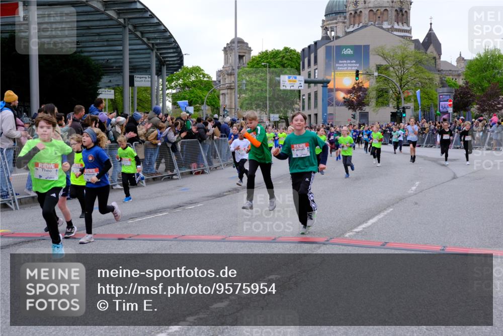 25.04.2026 - Das Zehntel Tim E. http://msf.ph/oto/9575954 25.04.2026 10:55:22 Ziel 5095, 5099, 5207, 5261, 5263, 5274, 5288, 5364, 5367, 5381, 5405, 5493, 5494, 5521, 5549, 5553, 5963, 5977, 6006, 6034, 6152, 6545, 6624, 6677, 6813, 6905, 7019, 7090, 7092, 7115, 7240, 7308, 7386, 7543, 7722, 7843, 7879, 8000, 8009 meine-sportfotos.de