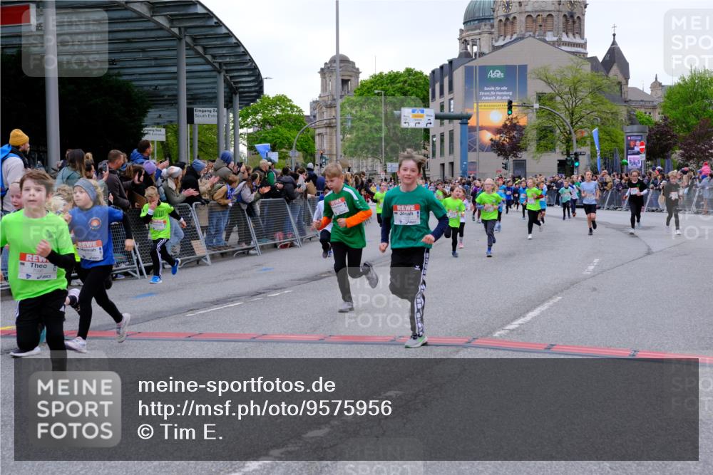 25.04.2026 - Das Zehntel Tim E. http://msf.ph/oto/9575956 25.04.2026 10:55:22 Ziel 5095, 5099, 5207, 5261, 5263, 5274, 5288, 5364, 5367, 5381, 5405, 5493, 5494, 5521, 5549, 5553, 5963, 5977, 6006, 6034, 6152, 6545, 6624, 6677, 6813, 6905, 7019, 7090, 7092, 7115, 7240, 7308, 7386, 7543, 7722, 7843, 7879, 8000, 8009 meine-sportfotos.de