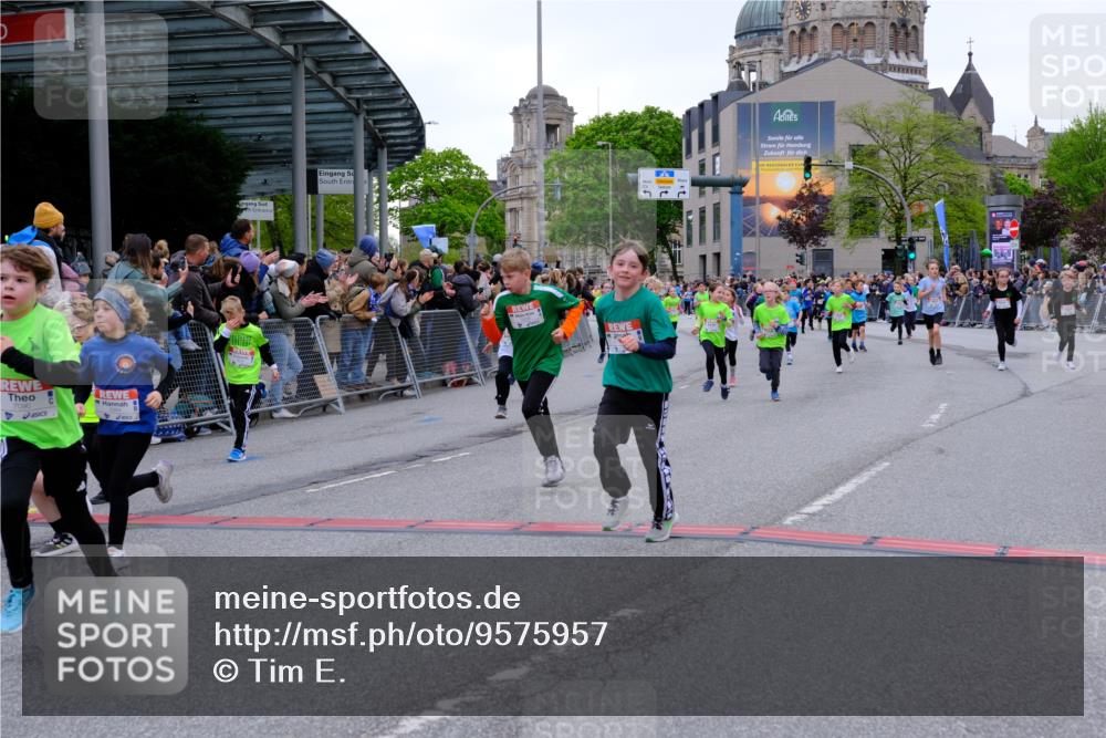 25.04.2026 - Das Zehntel Tim E. http://msf.ph/oto/9575957 25.04.2026 10:55:22 Ziel 5095, 5099, 5207, 5261, 5263, 5274, 5288, 5364, 5367, 5381, 5405, 5493, 5494, 5521, 5549, 5553, 5963, 5977, 6006, 6034, 6152, 6545, 6624, 6677, 6813, 6905, 7019, 7090, 7092, 7115, 7240, 7308, 7386, 7543, 7722, 7843, 7879, 8000, 8009 meine-sportfotos.de