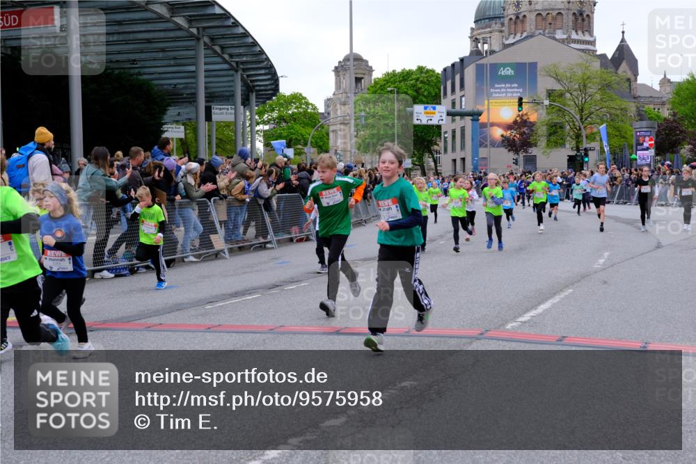 25.04.2026 - Das Zehntel Tim E. http://msf.ph/oto/9575958 25.04.2026 10:55:22 Ziel 5095, 5099, 5207, 5261, 5263, 5274, 5288, 5364, 5367, 5381, 5405, 5493, 5494, 5521, 5549, 5553, 5963, 5977, 6006, 6034, 6152, 6545, 6624, 6677, 6813, 6905, 7019, 7090, 7092, 7115, 7240, 7308, 7386, 7543, 7722, 7843, 7879, 8000, 8009 meine-sportfotos.de