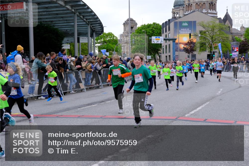 25.04.2026 - Das Zehntel Tim E. http://msf.ph/oto/9575959 25.04.2026 10:55:22 Ziel 5095, 5099, 5207, 5261, 5263, 5274, 5288, 5364, 5367, 5381, 5405, 5493, 5494, 5521, 5549, 5553, 5963, 5977, 6006, 6034, 6152, 6545, 6624, 6677, 6813, 6905, 7019, 7090, 7092, 7115, 7240, 7308, 7386, 7543, 7722, 7843, 7879, 8000, 8009 meine-sportfotos.de