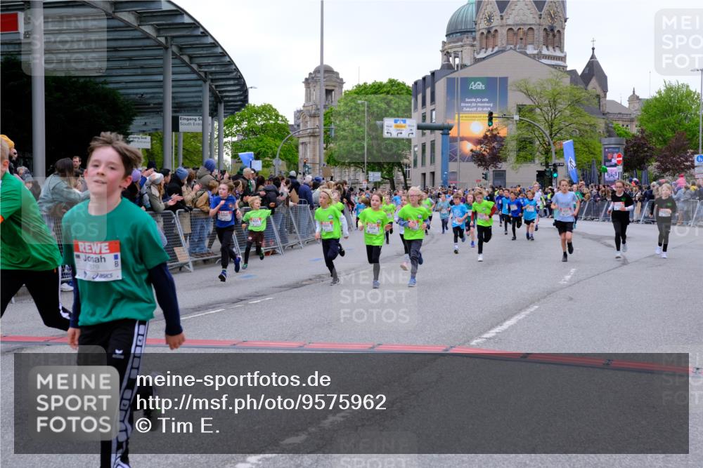 25.04.2026 - Das Zehntel Tim E. http://msf.ph/oto/9575962 25.04.2026 10:55:23 Ziel 5095, 5099, 5207, 5261, 5263, 5274, 5288, 5364, 5367, 5381, 5405, 5493, 5494, 5521, 5549, 5553, 5963, 5977, 6006, 6034, 6152, 6545, 6624, 6677, 6813, 7019, 7090, 7092, 7115, 7132, 7240, 7308, 7386, 7543, 7722, 7875, 7879, 8000, 8009 meine-sportfotos.de