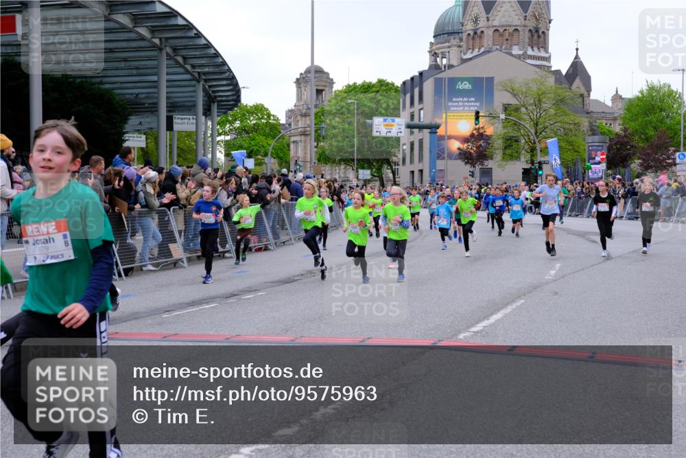 25.04.2026 - Das Zehntel Tim E. http://msf.ph/oto/9575963 25.04.2026 10:55:23 Ziel 5095, 5099, 5207, 5261, 5263, 5274, 5288, 5364, 5367, 5381, 5405, 5493, 5494, 5521, 5549, 5553, 5963, 5977, 6006, 6034, 6152, 6545, 6624, 6677, 6813, 7019, 7090, 7092, 7115, 7132, 7240, 7308, 7386, 7543, 7722, 7875, 7879, 8000, 8009 meine-sportfotos.de