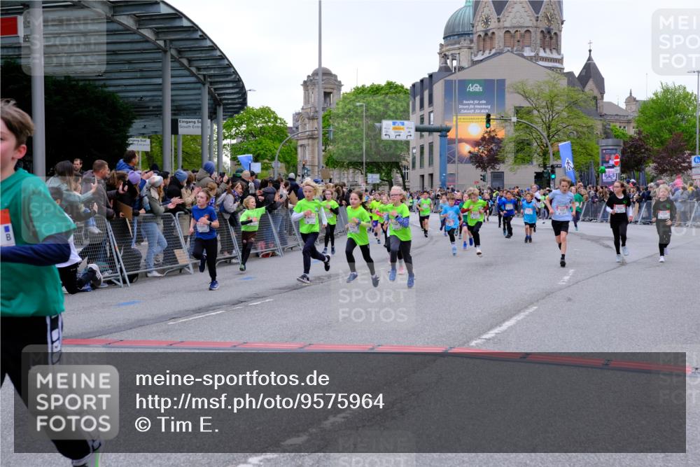 25.04.2026 - Das Zehntel Tim E. http://msf.ph/oto/9575964 25.04.2026 10:55:23 Ziel 5095, 5099, 5207, 5261, 5263, 5274, 5288, 5364, 5367, 5381, 5405, 5493, 5494, 5521, 5549, 5553, 5963, 5977, 6006, 6034, 6152, 6545, 6624, 6677, 6813, 7019, 7090, 7092, 7115, 7132, 7240, 7308, 7386, 7543, 7722, 7875, 7879, 8000, 8009 meine-sportfotos.de