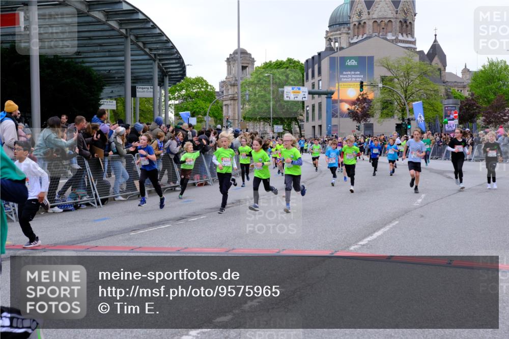 25.04.2026 - Das Zehntel Tim E. http://msf.ph/oto/9575965 25.04.2026 10:55:23 Ziel 5095, 5099, 5207, 5261, 5263, 5274, 5288, 5364, 5367, 5381, 5405, 5493, 5494, 5521, 5549, 5553, 5963, 5977, 6006, 6034, 6152, 6545, 6624, 6677, 6813, 7019, 7090, 7092, 7115, 7132, 7240, 7308, 7386, 7543, 7722, 7875, 7879, 8000, 8009 meine-sportfotos.de