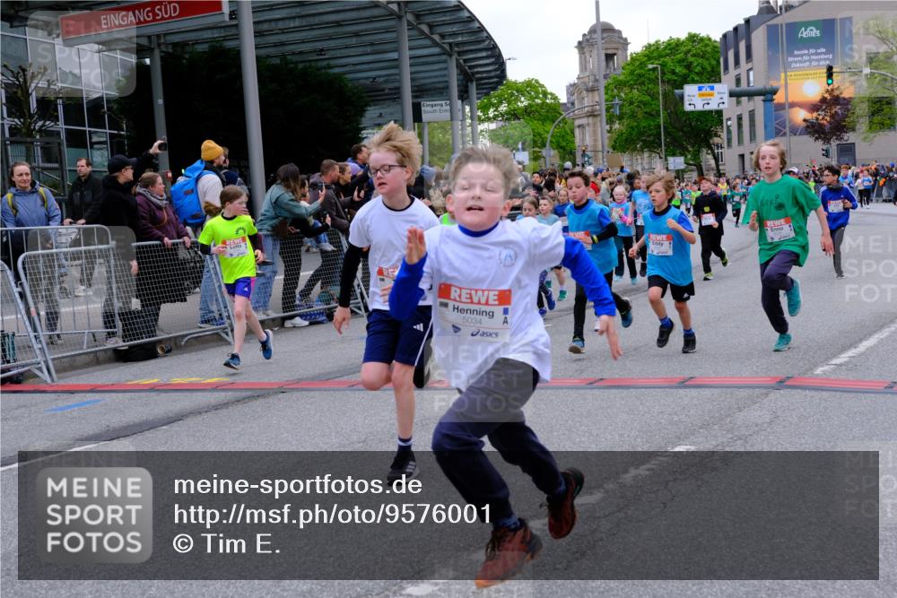25.04.2026 - Das Zehntel Tim E. http://msf.ph/oto/9576001 25.04.2026 10:55:29 Ziel 5034, 5035, 5039, 5095, 5261, 5263, 5274, 5288, 5364, 5367, 5420, 5443, 5493, 5494, 5549, 5697, 5721, 5747, 5756, 5791, 6006, 6034, 6067, 6433, 6526, 6545, 6552, 6586, 6813, 6871, 6876, 6884, 6952, 6953, 6965, 6999, 7019, 7092, 7115, 7132, 7161, 7228, 7240, 7244, 7466, 7518, 7875, 7879, 8009 meine-sportfotos.de