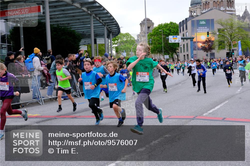 25.04.2026 - Das Zehntel Tim E. http://msf.ph/oto/9576007 25.04.2026 10:55:30 Ziel 5034, 5035, 5039, 5095, 5261, 5263, 5274, 5288, 5367, 5420, 5443, 5493, 5494, 5578, 5583, 5696, 5697, 5721, 5747, 5756, 5791, 6006, 6034, 6067, 6412, 6433, 6526, 6545, 6552, 6586, 6813, 6871, 6876, 6884, 6952, 6953, 6965, 6999, 7019, 7092, 7115, 7132, 7161, 7228, 7244, 7466, 7518, 7875, 8009 meine-sportfotos.de