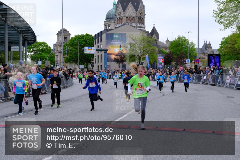 25.04.2026 - Das Zehntel Tim E. http://msf.ph/oto/9576010 25.04.2026 10:55:31 Ziel 5034, 5035, 5039, 5195, 5261, 5263, 5274, 5288, 5367, 5420, 5443, 5493, 5494, 5578, 5583, 5696, 5697, 5721, 5747, 5756, 5791, 6006, 6034, 6067, 6412, 6433, 6526, 6545, 6552, 6586, 6813, 6871, 6876, 6884, 6952, 6953, 6965, 6999, 7092, 7115, 7132, 7161, 7228, 7244, 7466, 7518, 7875, 8009 meine-sportfotos.de