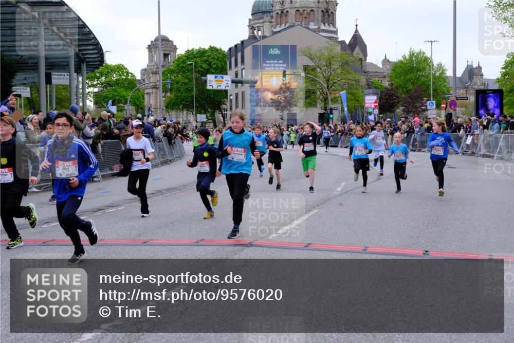 25.04.2026 - Das Zehntel Tim E. http://msf.ph/oto/9576020 25.04.2026 10:55:33 Ziel 5034, 5035, 5039, 5195, 5263, 5420, 5443, 5493, 5494, 5578, 5583, 5696, 5697, 5721, 5747, 5756, 5791, 6006, 6034, 6067, 6412, 6433, 6526, 6552, 6586, 6813, 6871, 6876, 6884, 6952, 6953, 6965, 6999, 7092, 7115, 7132, 7161, 7228, 7244, 7466, 7518, 7835, 7875, 8009 meine-sportfotos.de