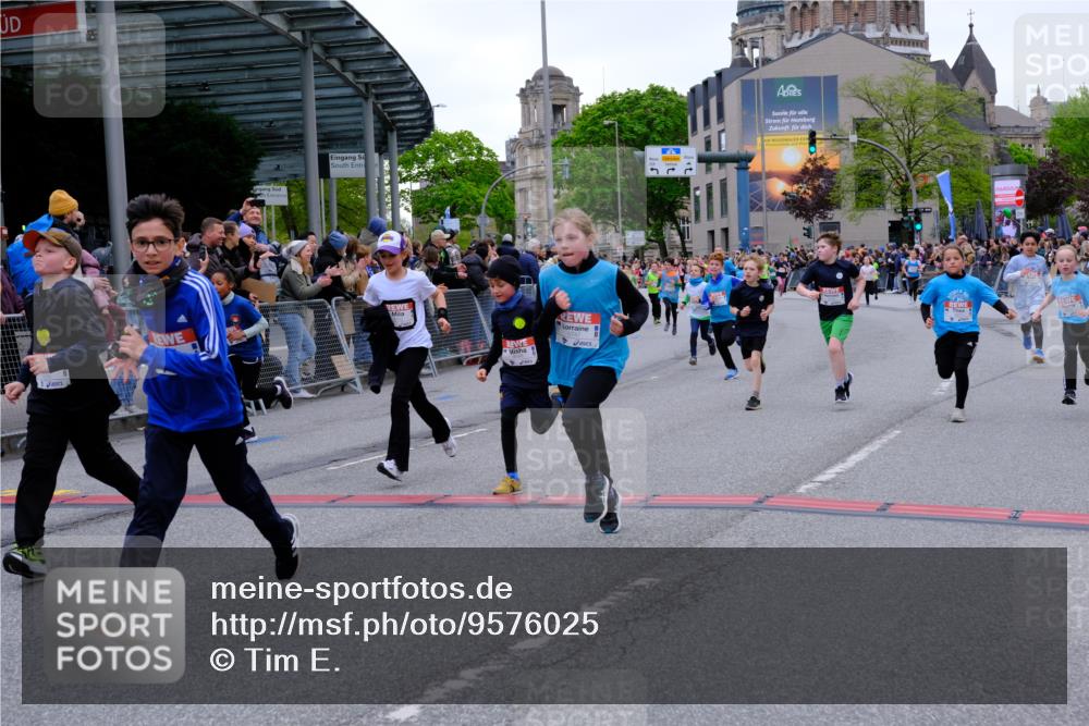 25.04.2026 - Das Zehntel Tim E. http://msf.ph/oto/9576025 25.04.2026 10:55:33 Ziel 5034, 5035, 5039, 5195, 5263, 5420, 5443, 5493, 5494, 5578, 5583, 5696, 5697, 5721, 5747, 5756, 5791, 6006, 6034, 6067, 6412, 6433, 6526, 6552, 6586, 6813, 6871, 6876, 6884, 6952, 6953, 6965, 6999, 7092, 7115, 7132, 7161, 7228, 7244, 7466, 7518, 7835, 7875, 8009 meine-sportfotos.de