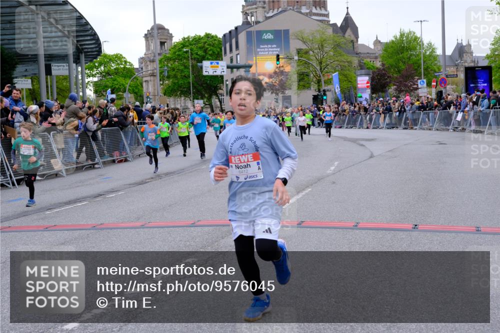 25.04.2026 - Das Zehntel Tim E. http://msf.ph/oto/9576045 25.04.2026 10:55:36 Ziel 5034, 5035, 5039, 5195, 5420, 5443, 5578, 5583, 5696, 5697, 5721, 5747, 5756, 5790, 5791, 6010, 6025, 6067, 6412, 6433, 6526, 6552, 6586, 6871, 6876, 6884, 6939, 6946, 6952, 6953, 6965, 6999, 7161, 7228, 7244, 7466, 7518, 7835 meine-sportfotos.de
