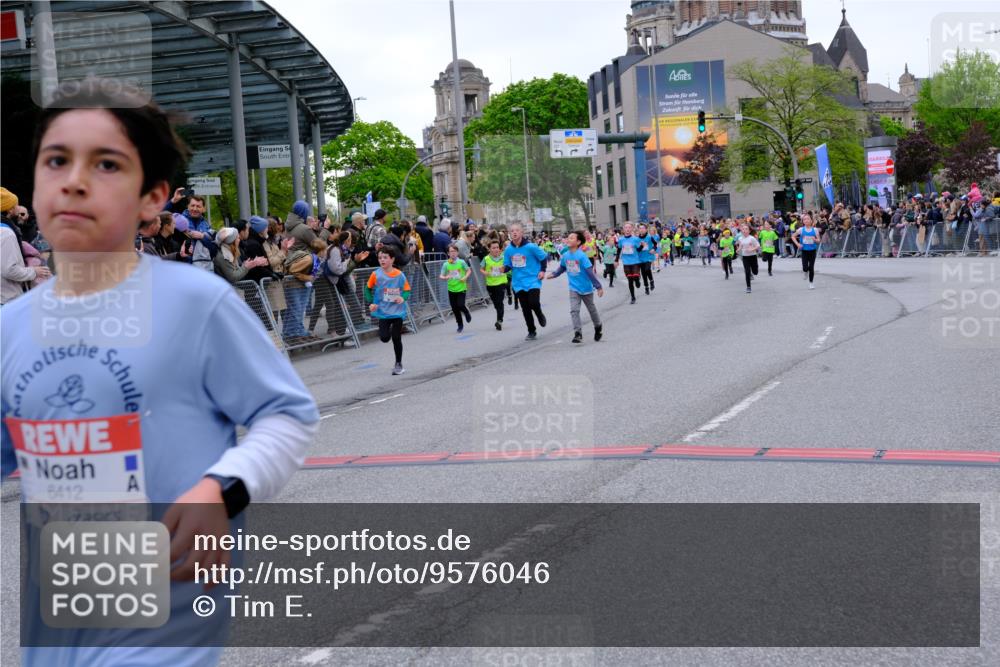 25.04.2026 - Das Zehntel Tim E. http://msf.ph/oto/9576046 25.04.2026 10:55:37 Ziel 5039, 5195, 5420, 5443, 5578, 5583, 5696, 5697, 5721, 5747, 5756, 5790, 5791, 5978, 6010, 6025, 6067, 6074, 6412, 6526, 6552, 6586, 6871, 6876, 6884, 6886, 6939, 6946, 6952, 6953, 6965, 6999, 7161, 7228, 7244, 7466, 7518, 7835, 7903, 8007 meine-sportfotos.de