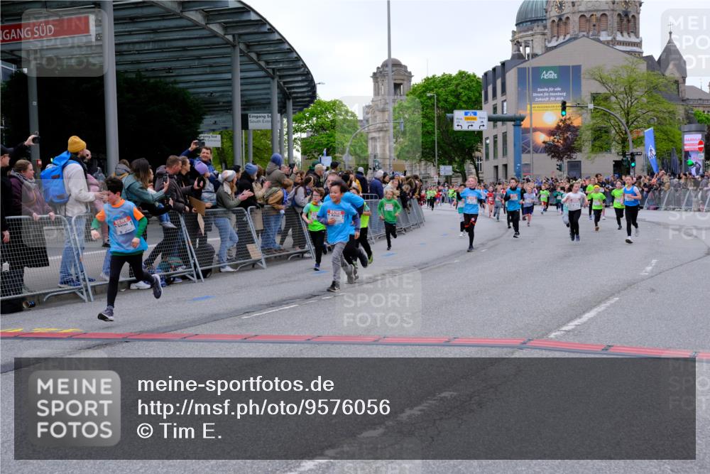25.04.2026 - Das Zehntel Tim E. http://msf.ph/oto/9576056 25.04.2026 10:55:38 Ziel 5039, 5195, 5226, 5229, 5420, 5443, 5578, 5583, 5696, 5741, 5747, 5790, 5791, 5872, 5978, 6010, 6025, 6074, 6412, 6552, 6586, 6871, 6876, 6884, 6886, 6939, 6946, 6952, 6953, 6999, 7161, 7228, 7466, 7518, 7835, 7903, 8007 meine-sportfotos.de