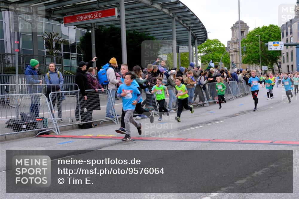 25.04.2026 - Das Zehntel Tim E. http://msf.ph/oto/9576064 25.04.2026 10:55:40 Ziel 5195, 5226, 5229, 5420, 5443, 5578, 5583, 5696, 5741, 5747, 5790, 5872, 5978, 6010, 6014, 6025, 6074, 6093, 6385, 6412, 6552, 6586, 6871, 6876, 6884, 6886, 6939, 6946, 7835, 7903, 8007 meine-sportfotos.de