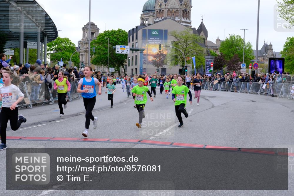 25.04.2026 - Das Zehntel Tim E. http://msf.ph/oto/9576081 25.04.2026 10:55:42 Ziel 5195, 5226, 5229, 5257, 5576, 5578, 5583, 5696, 5741, 5790, 5872, 5978, 6010, 6014, 6025, 6074, 6093, 6385, 6412, 6429, 6886, 6939, 6946, 7267, 7827, 7835, 7903, 8007 meine-sportfotos.de