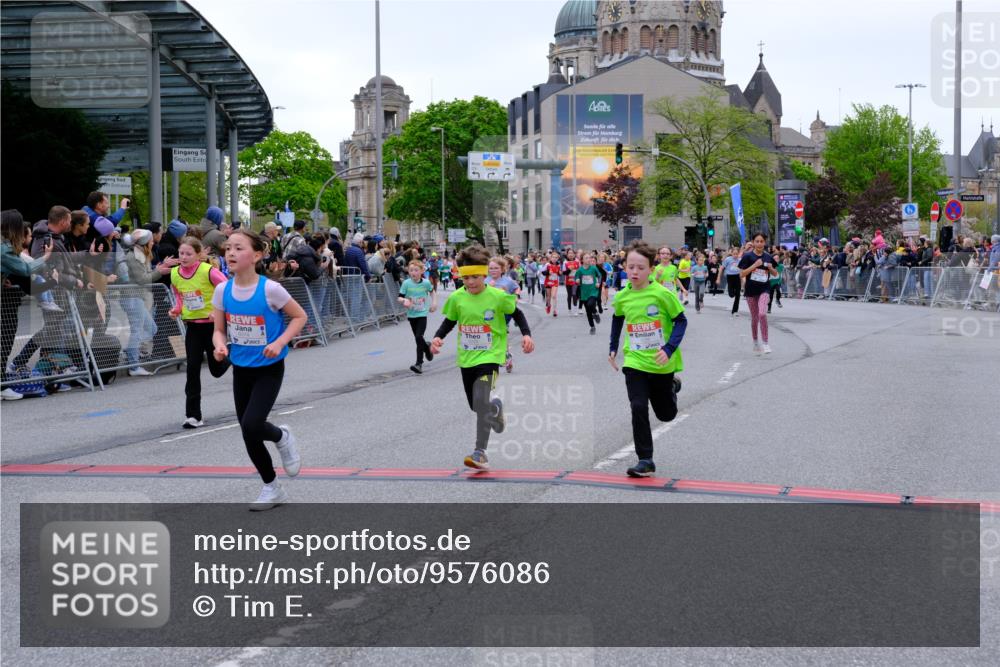 25.04.2026 - Das Zehntel Tim E. http://msf.ph/oto/9576086 25.04.2026 10:55:43 Ziel 5195, 5226, 5229, 5257, 5576, 5741, 5790, 5872, 5978, 6010, 6014, 6025, 6074, 6093, 6385, 6429, 6886, 6939, 6946, 7267, 7801, 7803, 7827, 7835, 7903, 8007 meine-sportfotos.de