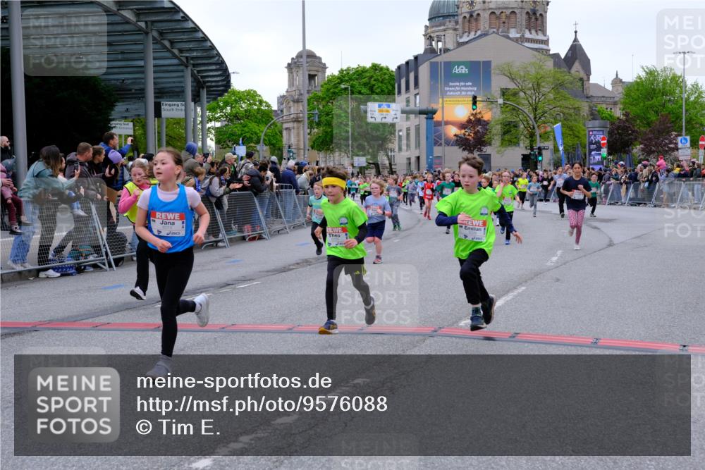 25.04.2026 - Das Zehntel Tim E. http://msf.ph/oto/9576088 25.04.2026 10:55:43 Ziel 5195, 5226, 5229, 5257, 5576, 5741, 5790, 5872, 5978, 6010, 6014, 6025, 6074, 6093, 6385, 6429, 6886, 6939, 6946, 7267, 7801, 7803, 7827, 7835, 7903, 8007 meine-sportfotos.de