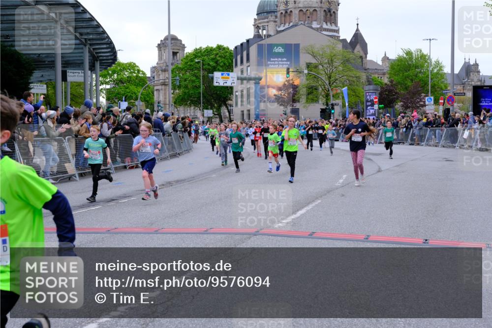 25.04.2026 - Das Zehntel Tim E. http://msf.ph/oto/9576094 25.04.2026 10:55:44 Ziel 5226, 5229, 5257, 5513, 5576, 5741, 5790, 5872, 5978, 6010, 6014, 6025, 6074, 6093, 6224, 6385, 6429, 6886, 6939, 6946, 7267, 7288, 7801, 7803, 7827, 7835, 7903, 8007 meine-sportfotos.de