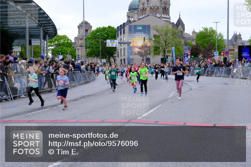 25.04.2026 - Das Zehntel Tim E. http://msf.ph/oto/9576096 25.04.2026 10:55:44 Ziel 5226, 5229, 5257, 5513, 5576, 5741, 5790, 5872, 5978, 6010, 6014, 6025, 6074, 6093, 6224, 6385, 6429, 6886, 6939, 6946, 7267, 7288, 7801, 7803, 7827, 7835, 7903, 8007 meine-sportfotos.de