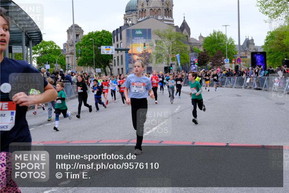 25.04.2026 - Das Zehntel Tim E. http://msf.ph/oto/9576110 25.04.2026 10:55:48 Ziel 5226, 5229, 5257, 5319, 5322, 5325, 5326, 5342, 5513, 5576, 5741, 5872, 5978, 6014, 6025, 6074, 6093, 6189, 6224, 6385, 6429, 6663, 6886, 6989, 7005, 7250, 7267, 7288, 7319, 7468, 7702, 7712, 7715, 7801, 7803, 7827, 7903, 8007 meine-sportfotos.de